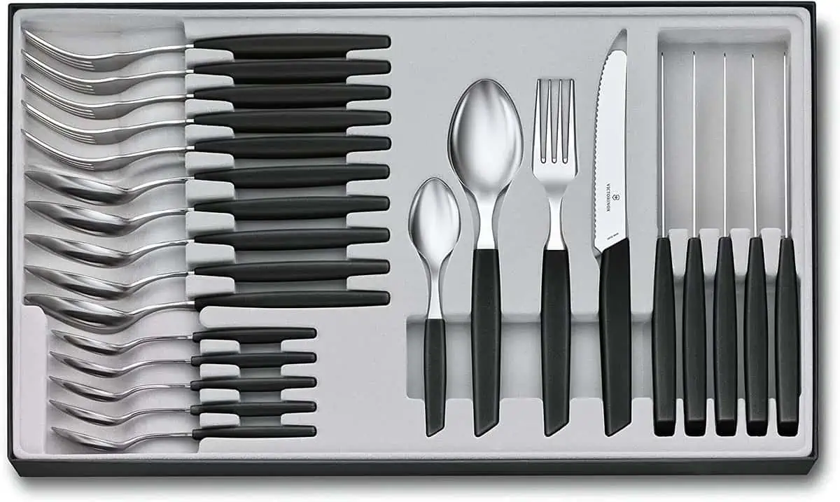 Victorinox Swiss Modern Besteck-Set für 6 Personen (24-teilig) für 90,00 € inkl. Versand statt 147,98 €