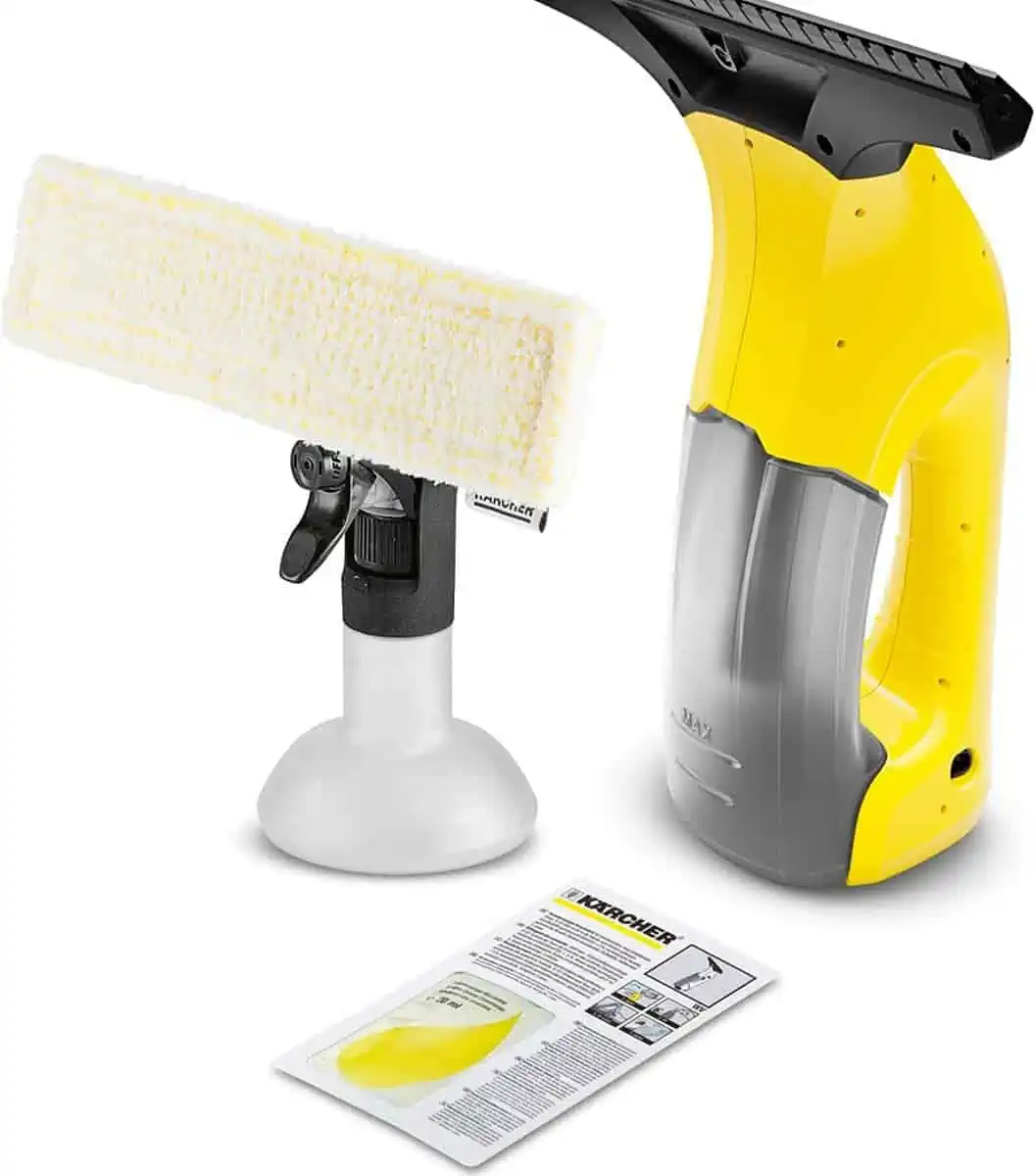 Kärcher WV 1 Plus Fenstersauger + Sprühflasche + Mikrofaserbezug +Fensterreiniger-Konzentrat 20 ml für 36,13 € inkl. Prime-Versand (statt 48,92 €)
