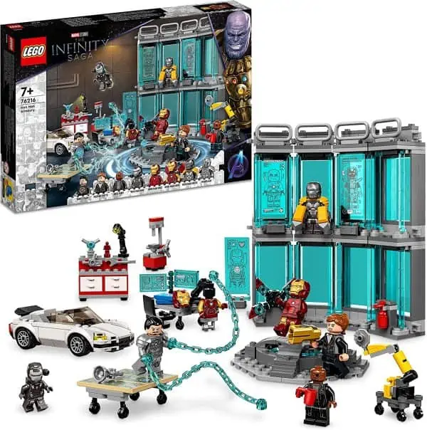 LEGO 76216 Marvel Iron Mans Werkstatt mit Anzügen für 49,49 € inkl. Versand