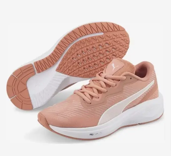 Puma Laufschuh ‚Aviator‘ altrosa für 23,95 € inkl. Versand (statt 39,95 €)