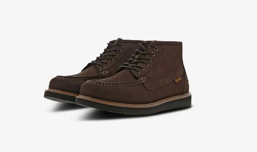 Timberland Newmarket Ii Boat Chukka Herrenstiefel in dark brown nubuck (Gr. 41 – 46) für 69,99 € inkl. Versand statt 116,85 €
