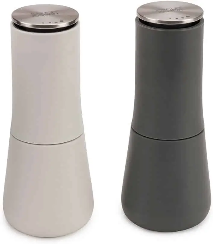 Joseph Joseph Milltop Krümelfreies Salz- und Pfeffermühlen-Set für 29,99 € inkl. Versand statt 49,94 €