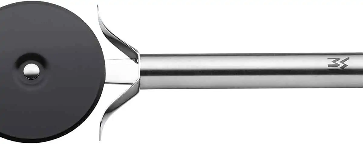 WMF Profi Plus Pizzaschneider (19,8 cm) für 15,99 € inkl. Prime-Versand (statt 21,99 €)
