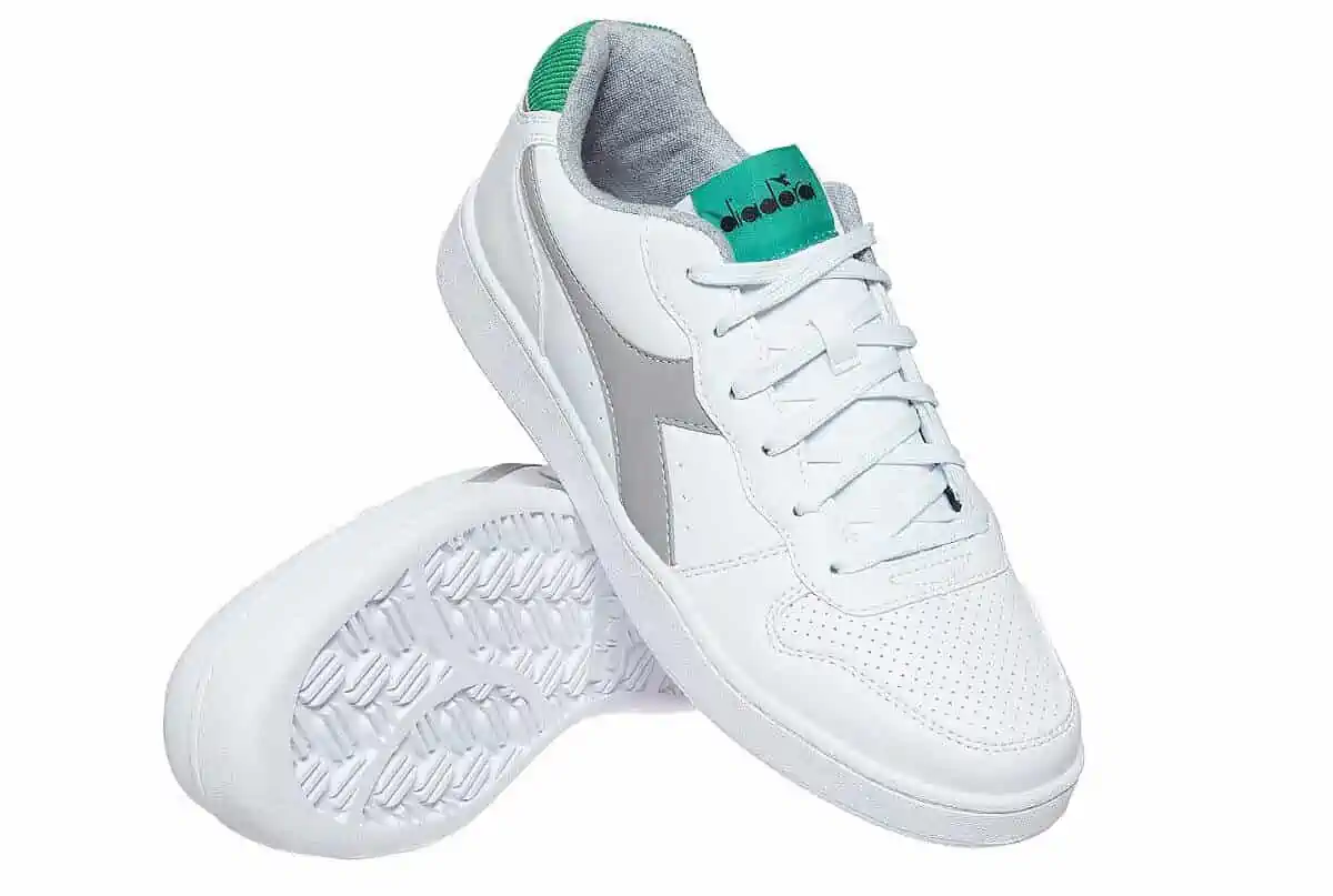 Diadora Sneaker Playground Plush (Gr. 40 – 42 & 43) für 23,75 € inkl. Versand statt 42,95 €