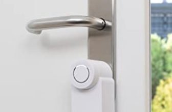 Nuki Smart Lock 3 0 smartes Tuerschloss fuer schluessellosen Zutritt ohne Umbau nachruestbares elektronisches Tuerschloss AV TEST zertifiziert weiss  60 X 110 X 60 mm Amazon de Baumarkt