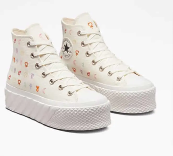 Chuck Taylor All Star Lift 2X Platform Mystic Symbols für 49,99 € inkl. Versand (statt 90,00 €)