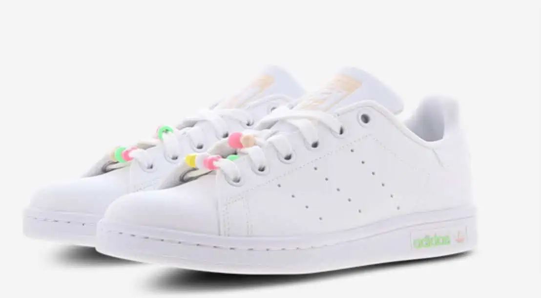 adidas Stan Smith Friendship White-Bliss Orange-Beam Pink für 29,99 € inkl. Versand (statt 53,99 €)