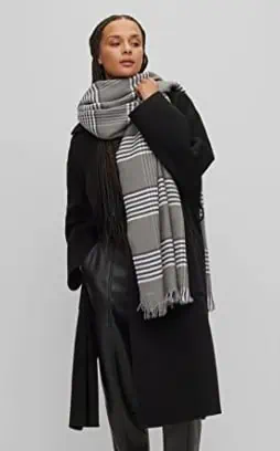 BOSS Damen Lacosy Schal für 36,47 € inkl. Prime-Versand (statt 109,00 €)