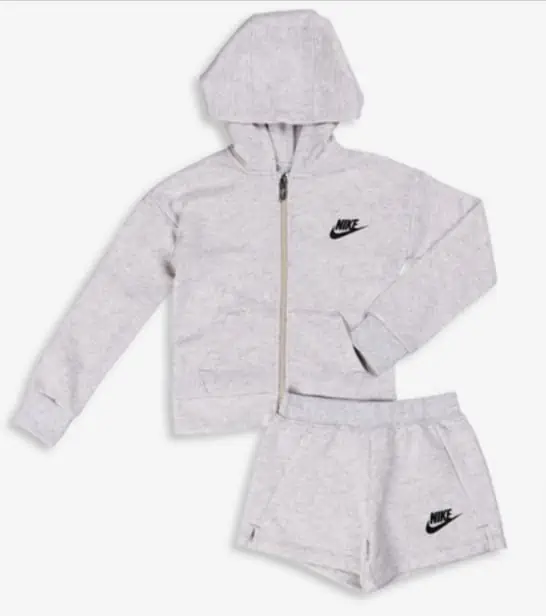 Nike Girls Sportswear Full Zip Summer Set (Gr. 92 bis 122 cm) für 19,99 € inkl. Versand