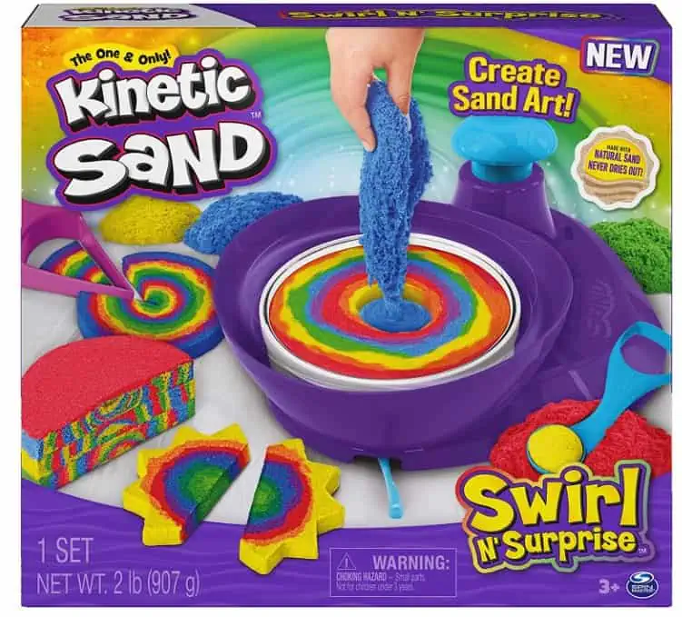 Kinetic Sand Swirl ’n Surprise Set – mit 907 g vier Farben und Drehscheibe für 16,99 € inkl. Prime-Versand (statt 30,44 €)