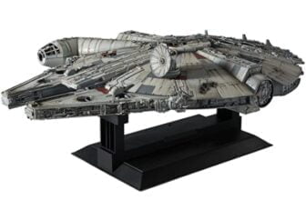 Revell Bandai Disney Star Wars Millennium Falcon Perfect Grade Zubehoer cm cm Amazon de Spielzeug