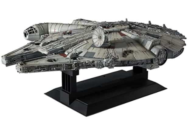 Revell Bandai Disney Star Wars Millennium Falcon Perfect Grade Zubehoer Cm Cm Amazon De Spielzeug