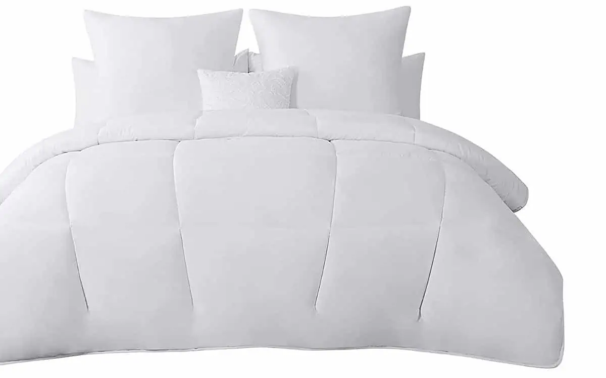 Aisbo Bettdecke 220×240 Set mit Kissen Vierjahreszeiten für 23,49 € inkl. Prime-Versand (statt 46,99 €)