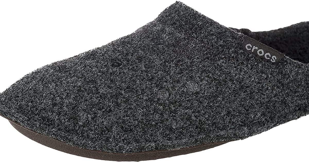 Crocs Unisex Classic Slipper Hausschuhe (Gr. 36/37 bis 43/44) ab 11,92 € inkl. Prime-Versand (statt 19,68 €)