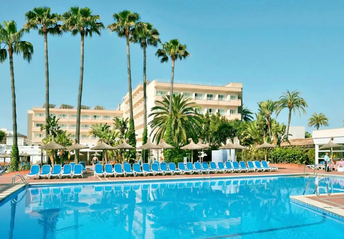 Last Minute Mallorca: 8 Tage im 3,5* TUI SUNEO Santa Ponsa mit Flügen, Transfers und All inkl. ab 407€