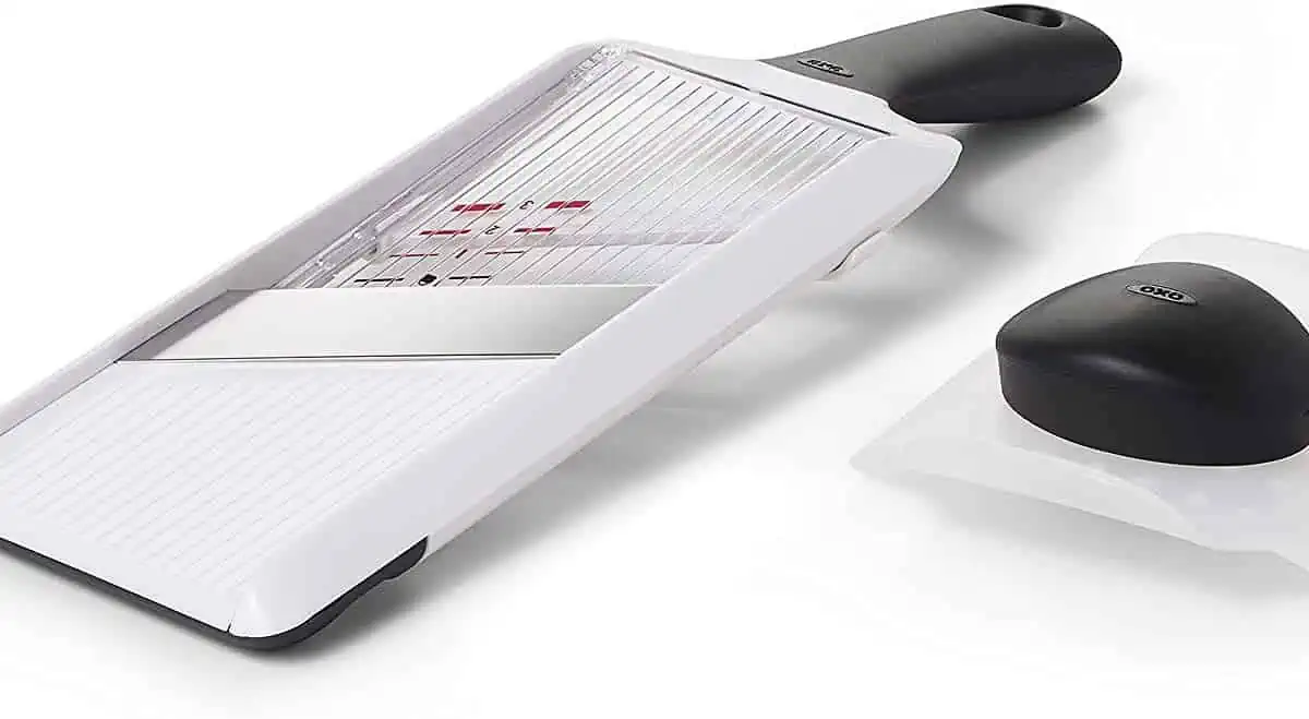 OXO Good Grips Gemüsehobel/Handhobel mit Edelstahlklinge für 14,99 € inkl. Prime-Versand (statt 23,90 €)