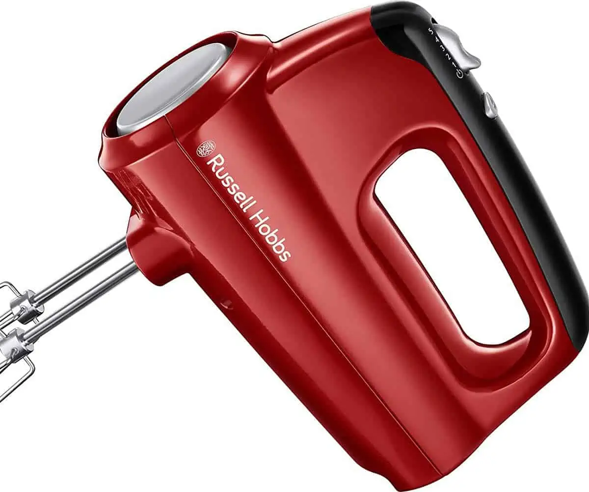 Russell Hobbs Handmixer Desire Rot (5 Geschwindigkeitsstufen+Turbofunktion, 2 spülmaschinengeeignete Rührbesen & Knethaken, Auswurftaste, aufrechte Parkposition) für 16,81 € inkl. Prime-Versand (statt 21,76 €)