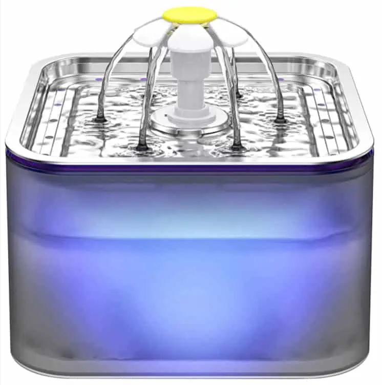 Katzenbrunnen 3L – Edelstahl Wasserbrunnen für Katzen mit LED-Licht für 19,99 € inkl. Prime-Versand (statt 39,99 €)