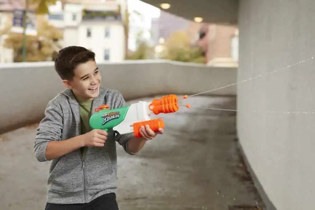Nerf Super Soaker Hydro Frenzy Wasserpistole für 7,59€ inkl. Prime-Versand (statt 16,48 €)