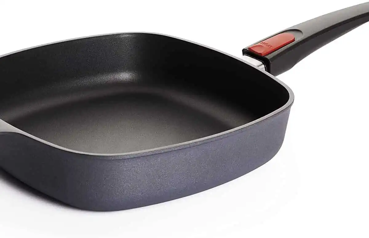 Woll Diamond Lite Guss-Pfanne viereckig (26×26 cm, nicht induktionsgeeignet) für 43,58 € inkl. Versand (statt 87,96 €)