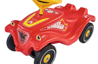 BIG Bobby Car Classic Feuerwehr Kinderfahrzeug mit Aufklebern in Feuerwehr