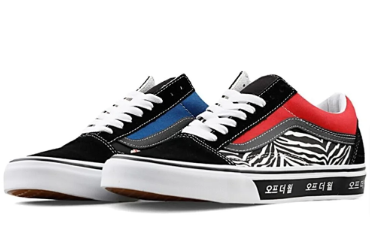 Vans UA Old Skool Sneaker Korean Typography für 18,63 € inkl. Versand (statt 51,00€) – Neukunden!