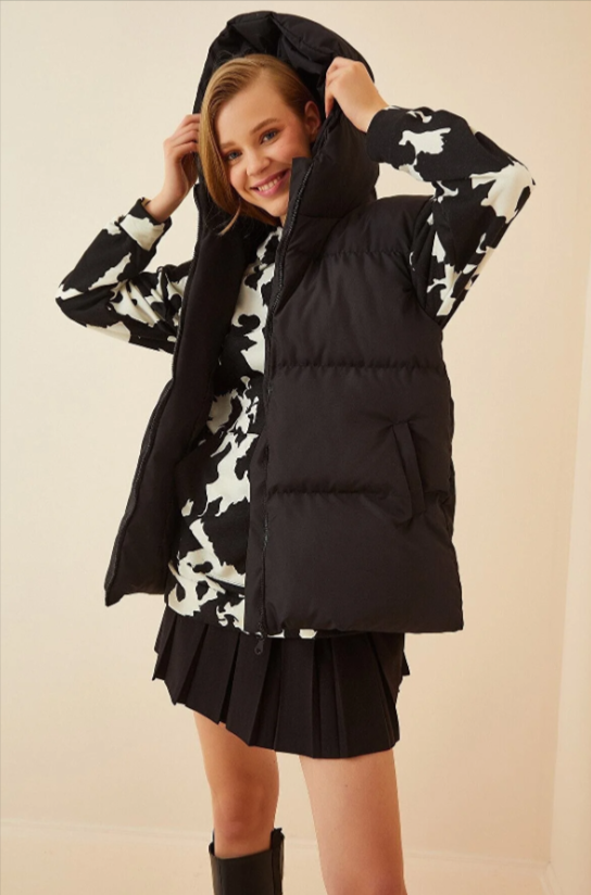 Happiness İstanbul Puffer Weste in Schwarz -Einheitsgröße für 16,39 € inkl. Versand (statt 32,99 €)