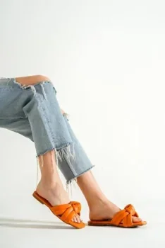 Capone Outfitters Pantolette in Orange