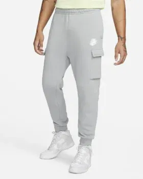 Nike Sportswear Standard Issue Herren-Cargohose für 29,97€ inkl. Versand statt 59,99€