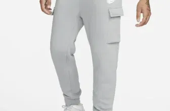 Nike Sportswear Standard Issue Herren-Cargohose für 29,97€ inkl. Versand statt 59,99€