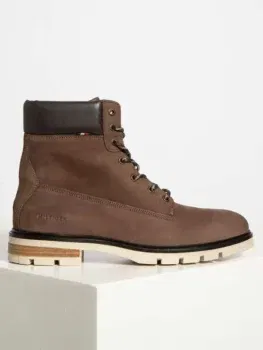 Tommy Hilfiger Nubukleder-Boots für 75,55€ inkl. Versand statt 139€ 🥾