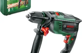 Bosch UniversalImpact 800 Schlagbohrmaschine in Grün und Schwarz mit rotem Schalter und grünem Tragekoffer im Hintergrund.