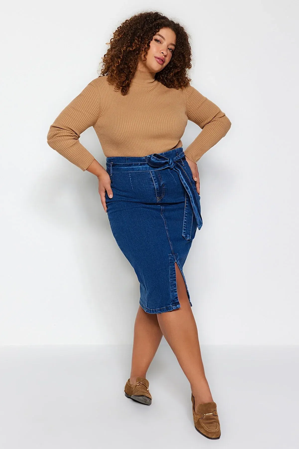 Trendyol Curve Große Größen Rock in Blau (Gr. 44 bis 50) für 5,17 € inkl. Versand