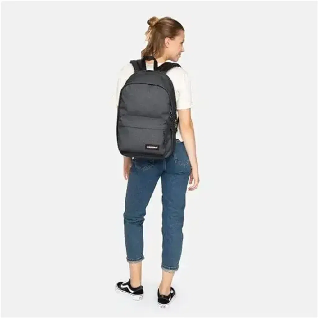 Eastpak Out Of Office Rucksack In Black Denim (Grau) Für 27,30 € Inkl. Versand Statt 45,26 € 🎒