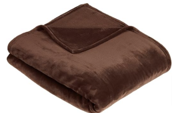 Amazon-Basics-Kuscheldecke-aus-samtweichem-Plüsch-168-x-229cm-Schokoladenbraun-Amazon-de-Küche-Haushalt-Wohnen