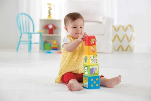 FISHER-PRICE Stack & Explore Blocks - 5 Würfel mit Strukturen, Figuren, Zahlen und Gegenständen zum Stapeln, Ineinanderstecken und Entdecken (für Kinder ab 6 Monaten, CDC52)