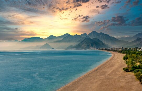 Günstige Flüge nach Antalya-