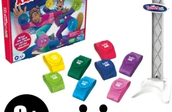 Kind spielt Hasbro Twister Air Spiel mit Smart Geräten - Bewegungsspiel für Kinder ab 8 Jahren