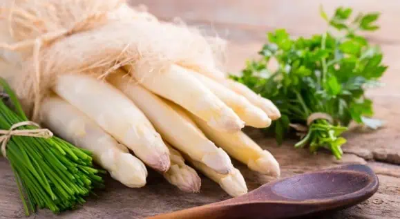 marktguru: 0,50€ Cashback auf frischen weißen Spargel (effektiv nur noch heute 500g Bund effektiv 3,79 € bei Kaufland)