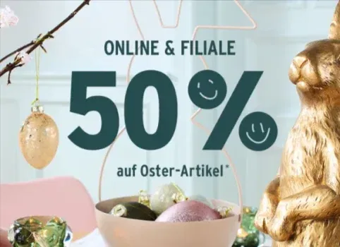 Bunter Strauß von Osterartikeln - Ostereier, Osterhasen und Frühlingsblumen.