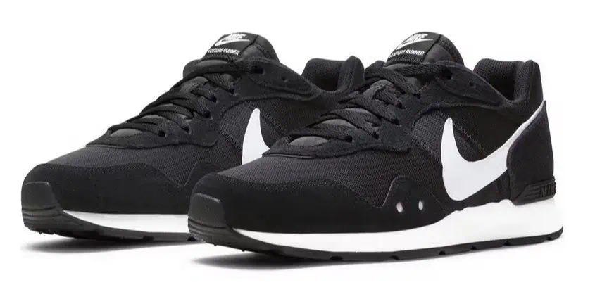 Nike Venture Runner Herren Sneaker CK2944-002 (Gr. 40 + 42) ab 33,05 € inkl. Versand