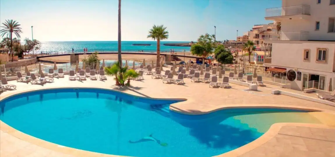 Mallorca Schnäppchen im Mai: 7 Tage im 3* Playa Moreia in S’Illot mit Frühstück & Flug ab 289€