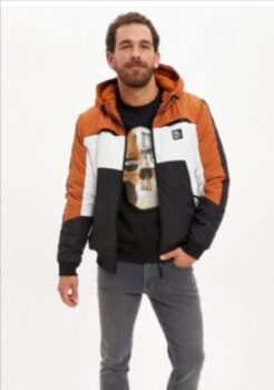 DeFacto-Kurzjacke-Kurzmantel-SLIM-FIT-ModelGrösse-M-Körpergrösse-1-88-Brust-94-Taille-72-Hüfte-93