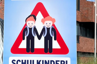Das-„Achtung-Schulkinder-Plakat-von-R-SH-R-SH