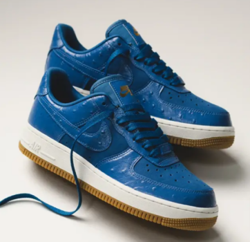 Nike-Air-Force-1-07-LX-Blue-Ostrich-43einhalb-Sneaker-Store