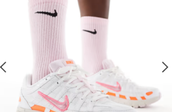 Nike-–-P-6000-–-Sneaker-in-Weiß-mit-rosa-Details