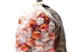 Lindt-Schokolade-LINDOR-Vollmilch-1363-g-ca-109-Schokoladen-Kugeln-Milch-Schokolade-mit-zartschmelzender-Füllung-Großpackung-