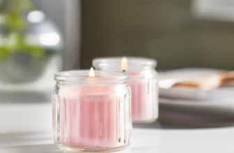 Ikea: Vers. Duftkerzen im Glas für 0,50€ (Brenndauer 12 Std.)