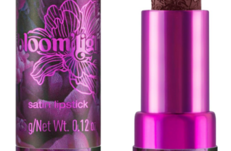 essence-in-the-bloom-light-satin-lipstick-Nr-01-Violett-natürlich-farbintensiv-matt-