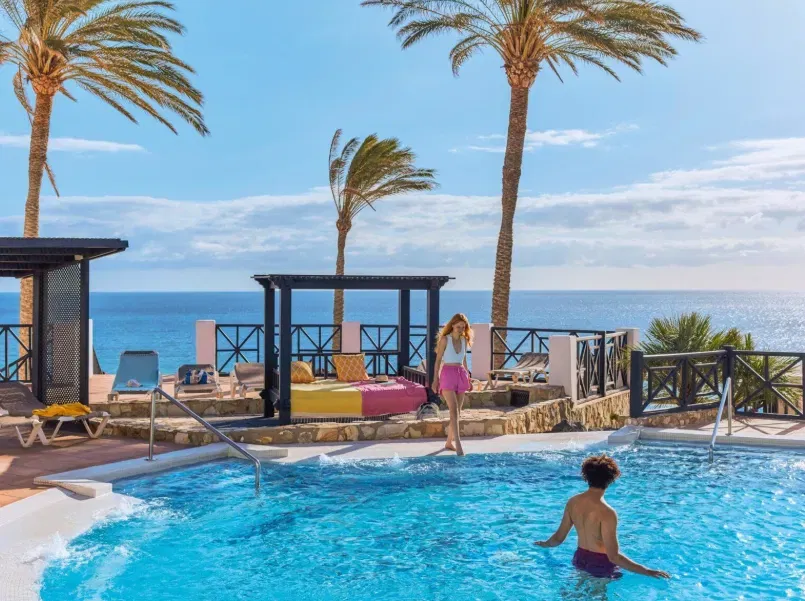 Schnäppchen, Deals Und Rabattcodes Des Tages - Whirlpool Im Private Lodge Bereich Tui Magic Life Fuerteventura